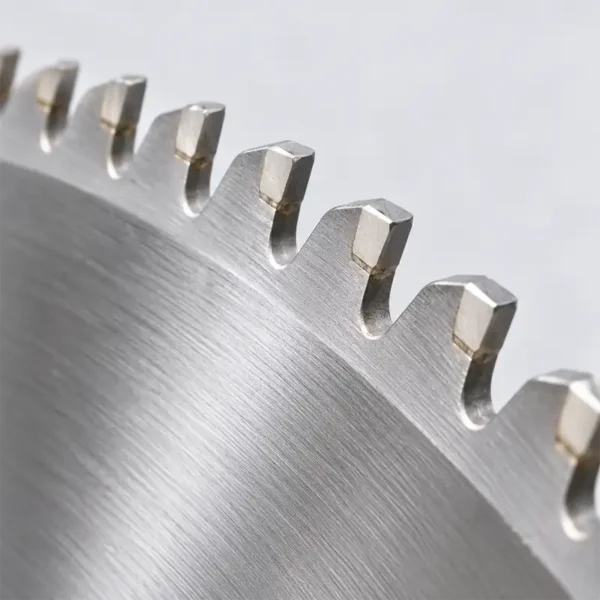 carbide-tipped-non-ferrous-saw-blade-tooth-closeup